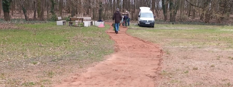 Aufschüttung des neuen Weges vom Schlosspark zu alten Sportplatz